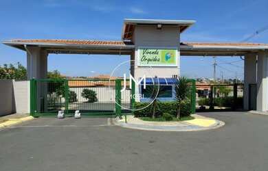 Imagem: A casa em condomínio possui 2 Dormitórios, 1 Banheiro, 2 Vagas