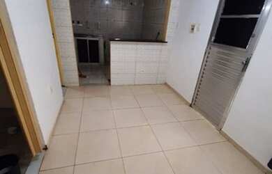 Imagem: A casa possui 2 Dormitórios, 1 Banheiro e está localizado