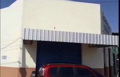 Imagem: O depósito possui 5 Vagas na garagem e está localizado em