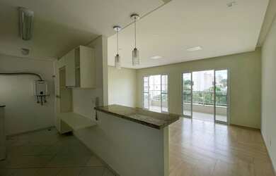 Imagem: O apartamento possui 3 Dormitórios, 1 Banheiro, 2 Vagas na