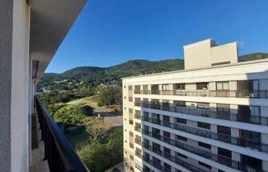 Imagem: O apartamento possui 2 Dormitórios, 2 Banheiros, 2 Vagas na