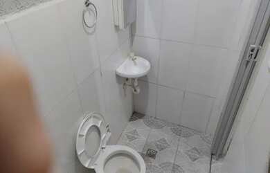 Imagem: A casa possui 1 Dormitório, 1 Banheiro e está localizado