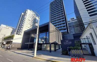 Imagem: O studio possui 1 Dormitório, 1 Banheiro, 1 Vaga na garagem