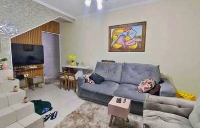 Imagem: A casa possui 2 Dormitórios, 2 Banheiros, 2 Vagas na garagem