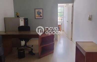 Imagem: O depósito possui 1 Vaga na garagem, 35m² de Área e está