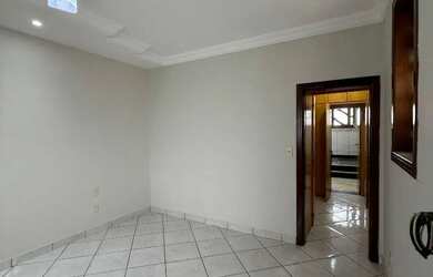 Imagem 3: Casa de Alto Padrão à Venda - Bairro Ibituruna, Montes Claros/MG