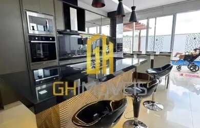 Imagem: A casa possui 3 Dormitórios, 3 Banheiros, 4 Vagas na garagem