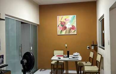 Imagem: A casa possui 3 Dormitórios, 3 Banheiros, 2 Vagas na garagem