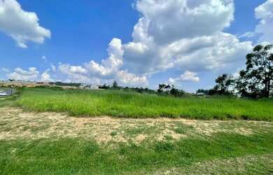 Imagem: O terreno possui 3.204m² de Área e está localizado em Loteamento