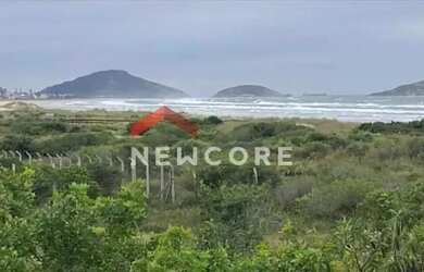 Imagem: A casa possui 5 Dormitórios, 4 Banheiros, 3 Vagas na garagem