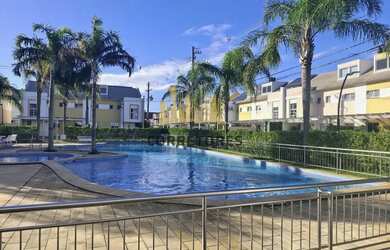 Imagem: A casa em condomínio possui 3 Dormitórios, 3 Banheiros, 2