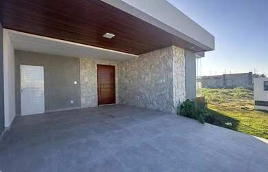 Imagem: A casa em condomínio possui 3 Dormitórios, 2 Banheiros, 2