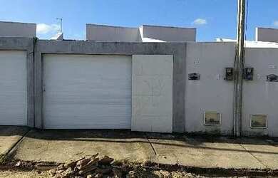 Imagem: A casa possui 2 Dormitórios, 1 Banheiro, 1 Vaga na garagem