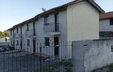 Imagem: A casa possui 2 Dormitórios e 1 Banheiro e está localizado