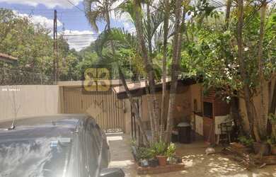 Imagem: A casa possui 4 Dormitórios, 3 Banheiros, 2 Vagas na garagem