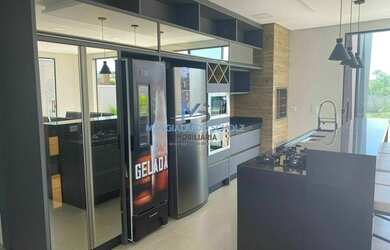 Imagem 6: Casa Alto Padrão. Piscina, Churrasqueira, 202m² de Áreae1 Vaga na garagem