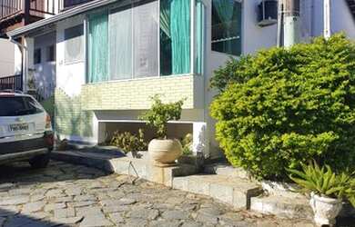 Imagem: A casa em condomínio possui 2 Dormitórios, 2 Banheiros, 2