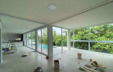 Imagem 4: Espetacular casa NOVA Condomínio Chácara dos Lagos - Piscina borda infinita vista mata pre