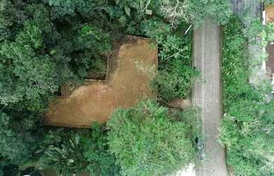 Imagem: O terreno possui 1.220m² de Área e está localizado em Balneário