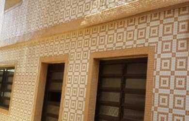 Imagem: A casa possui 5 Dormitórios, 3 Banheiros, 2 Vagas na garagem