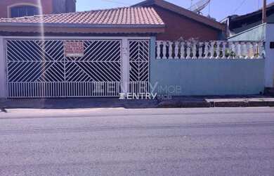 Imagem: A casa possui 3 Dormitórios, 2 Banheiros, 1 Vaga na garagem