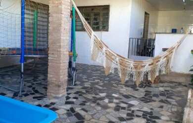 Imagem: A casa possui 5 Dormitórios, 2 Banheiros e 160m² de Área