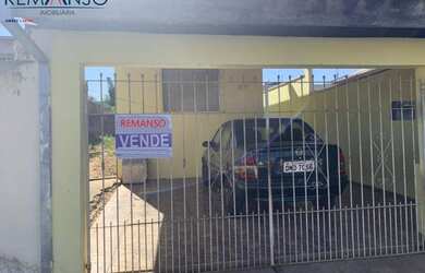 Imagem: A casa possui 2 Dormitórios, 1 Banheiro, 2 Vagas na garagem