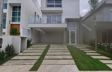 Imagem: A casa em condomínio possui 3 Dormitórios, 3 Banheiros, 4