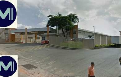 Imagem: O depósito possui 5 Vagas na garagem, 1.436m² de Área e