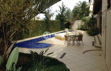 Imagem: O apartamento possui 4 Dormitórios, 1 Banheiro, 3 Vagas na