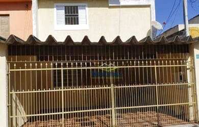 Imagem: A casa possui 3 Dormitórios, 2 Banheiros, 2 Vagas na garagem