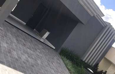 Imagem: A casa em condomínio possui 3 Dormitórios, 5 Banheiros, 160m²