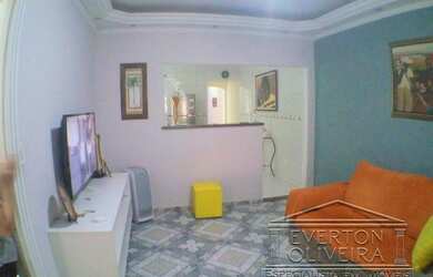 Imagem: A casa possui 2 Dormitórios, 1 Banheiro, 3 Vagas na garagem