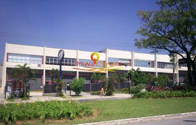 Imagem: O depósito possui 3 Vagas na garagem e 1050m² de Área e está