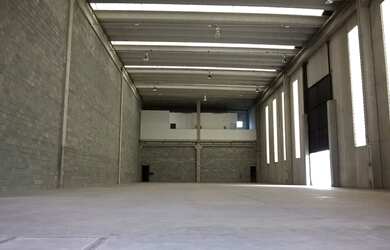 Imagem: O depósito possui 1500m² de Área e está localizado em Tamboré