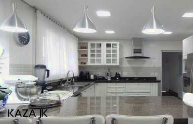 Imagem: A casa em condomínio possui 5 Dormitórios, 5 Banheiros, 5