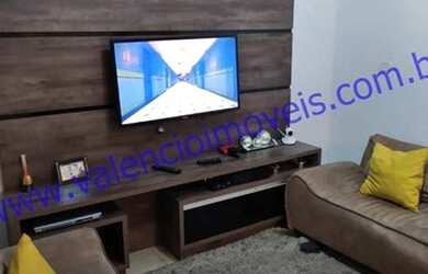 Imagem: A casa possui 2 Dormitórios, 1 Banheiro, 1 Vaga na garagem