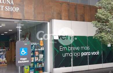 Imagem: O depósito possui 5 Vagas na garagem, 230m² de Área e está