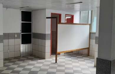 Imagem: O depósito possui 94m² de Área e está localizado em Pedro