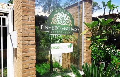 Imagem: O apartamento possui 2 Dormitórios, 1 Banheiro, 2 Vagas na