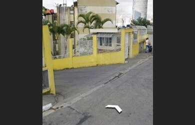 Imagem: O apartamento possui 2 Dormitórios, 1 Banheiro, 2 Vagas na