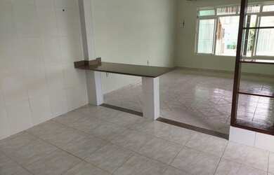 Imagem: A casa possui 3 Dormitórios, 4 Banheiros, 4 Vagas na garagem