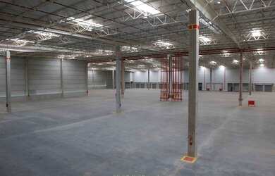 Imagem 4: Galpão/Depósito/Armazém para aluguel com 3032 metros quadrados em Varejão...