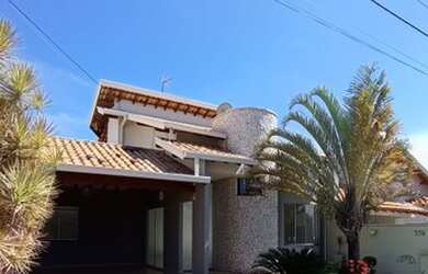 Imagem: A casa em condomínio possui 3 Dormitórios, 3 Banheiros, 2