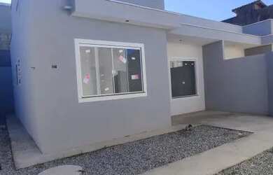 Imagem: A casa possui 2 Dormitórios, 2 Banheiros, 1 Vaga na garagem