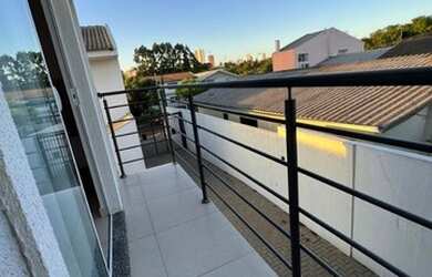 Imagem: A casa em condomínio possui 2 Dormitórios, 3 Banheiros, 2