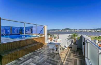 Imagem: O apartamento possui 4 Dormitórios, 4 Banheiros, 2 Vagas na