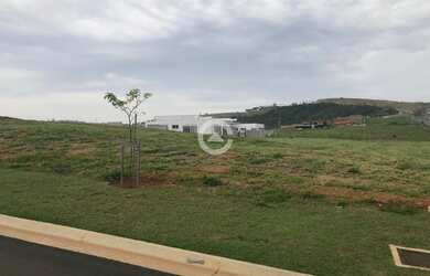 Imagem: O terreno à venda possui e está localizado em Loteamento