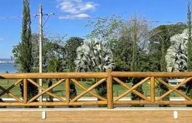 Imagem: A casa possui 4 Dormitórios, 5 Banheiros, 4 Vagas na garagem