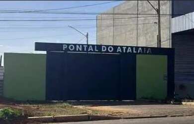Imagem: A casa em condomínio possui 2 Dormitórios, 2 Banheiros, 5